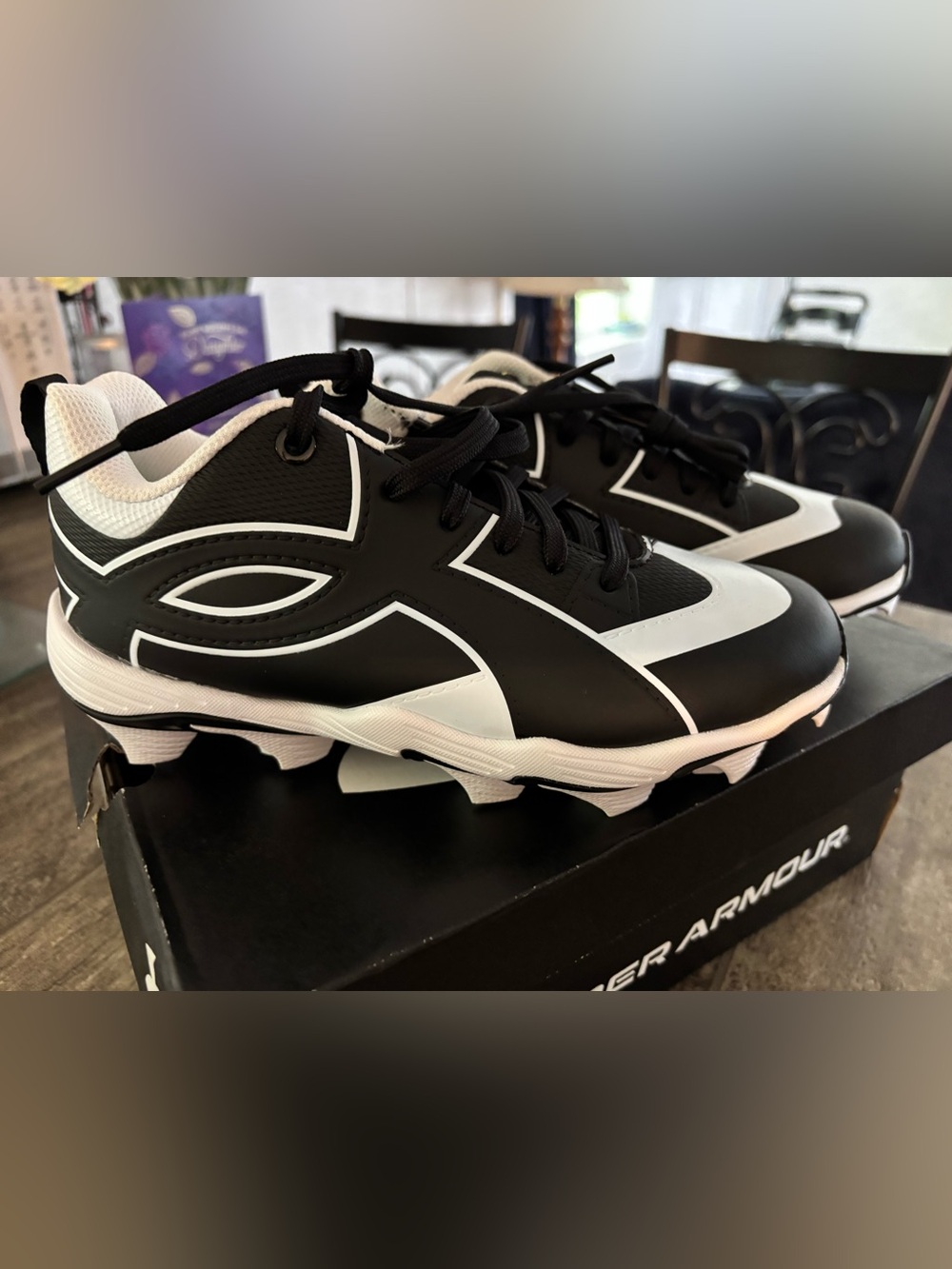 Under Armour Black/White Youth Cleats - UA Leadoff Icon Low RM Jr NWT